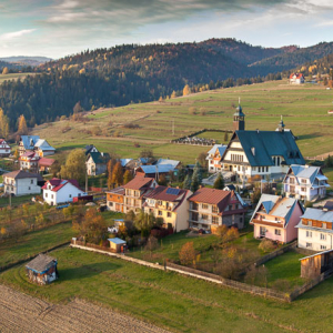 Szlembark, miejscowosc widoczna z lotu ptaka. EU, Pl, Malopolska. Lotnicze.